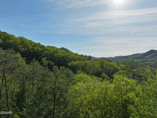 15 Sunset Road, Sevierville, TN 37862