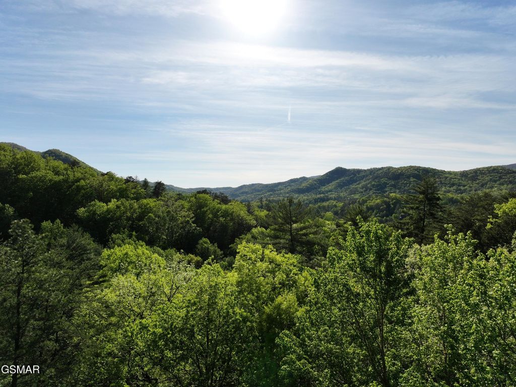 15 Sunset Road, Sevierville, TN 37862