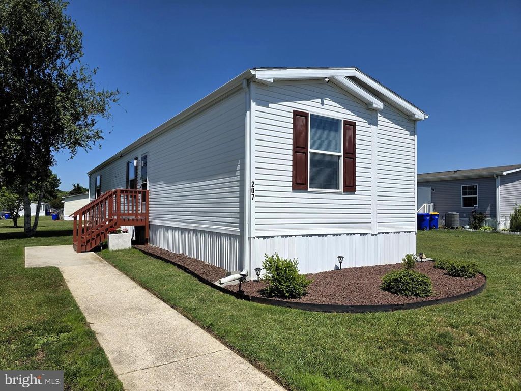 Image 1 of property listing at 207 HUMPSMAN DR #181, Dover, DE 19904