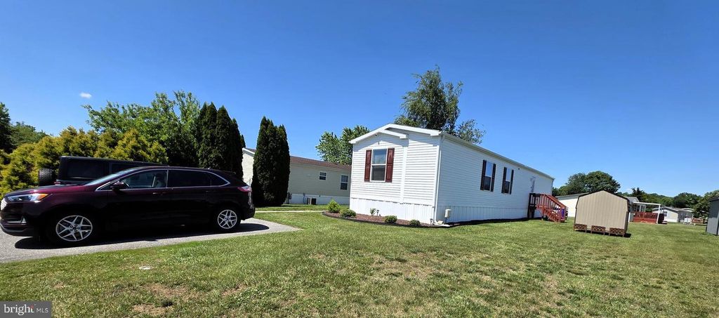 Image 3 of property listing at 207 HUMPSMAN DR #181, Dover, DE 19904