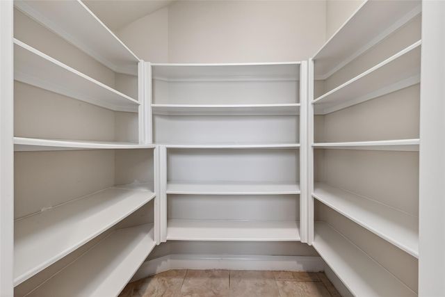 1919 Cayman Bend Lane, Pearland, TX 77584