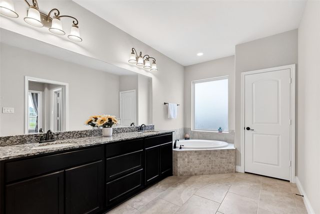 1919 Cayman Bend Lane, Pearland, TX 77584