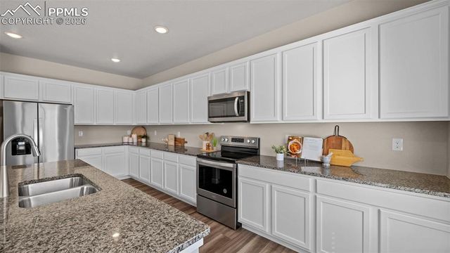 2402 Sunrise Lane, Pueblo, CO 81008