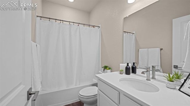 2402 Sunrise Lane, Pueblo, CO 81008