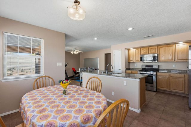 5112 Rae Court NE, Rio Rancho, NM 87144