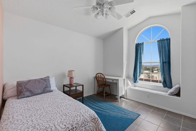 5112 Rae Court NE, Rio Rancho, NM 87144
