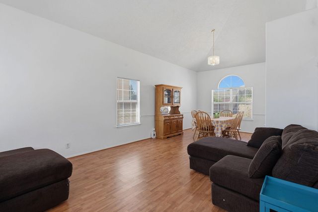 5112 Rae Court NE, Rio Rancho, NM 87144