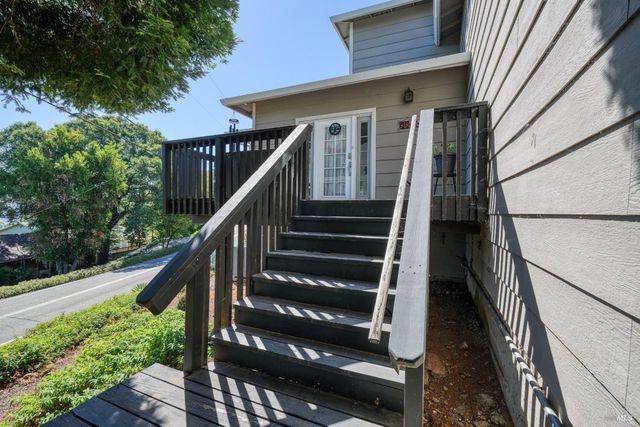3310 Riviera West Dr, Kelseyville, CA 95451