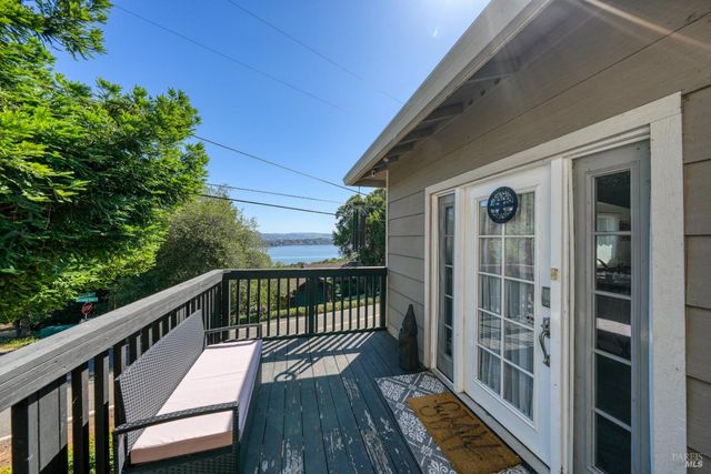 3310 Riviera West Dr, Kelseyville, CA 95451