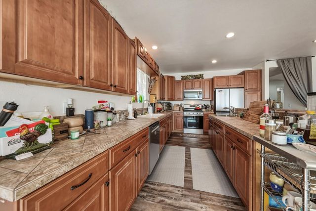 3310 Riviera West Dr, Kelseyville, CA 95451