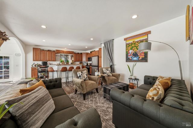 3310 Riviera West Dr, Kelseyville, CA 95451