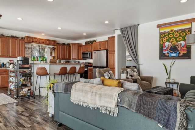 3310 Riviera West Dr, Kelseyville, CA 95451