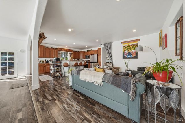 3310 Riviera West Dr, Kelseyville, CA 95451