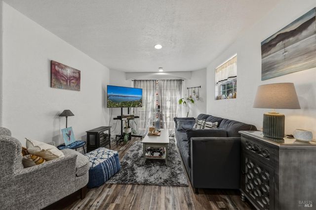 3310 Riviera West Dr, Kelseyville, CA 95451