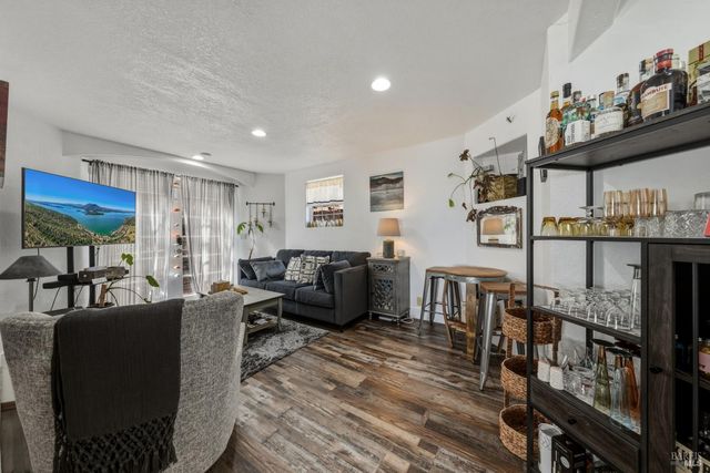 3310 Riviera West Dr, Kelseyville, CA 95451