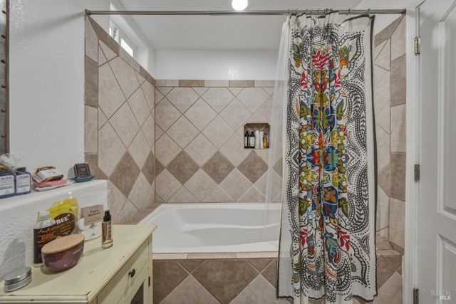 3310 Riviera West Dr, Kelseyville, CA 95451
