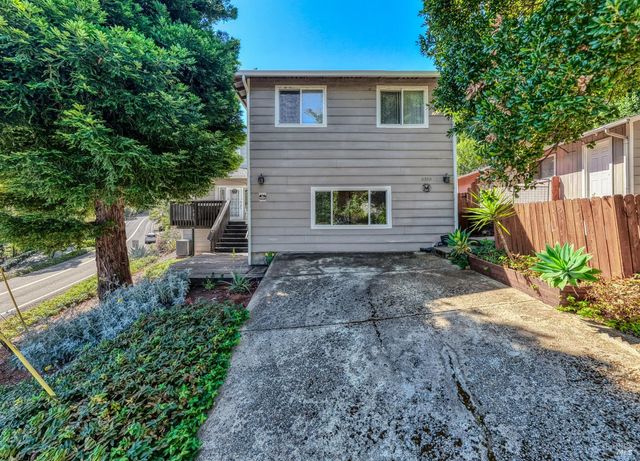 3310 Riviera West Dr, Kelseyville, CA 95451