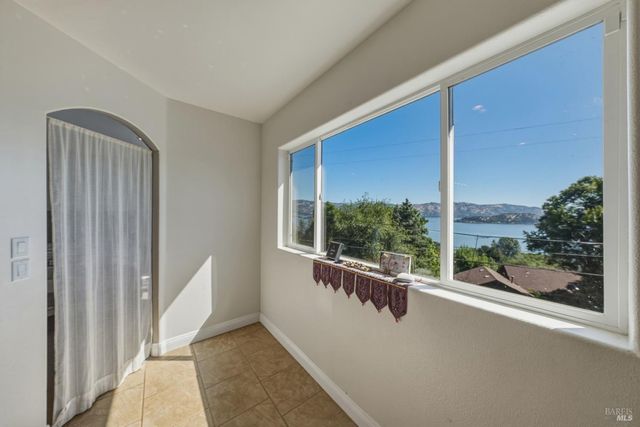 3310 Riviera West Dr, Kelseyville, CA 95451
