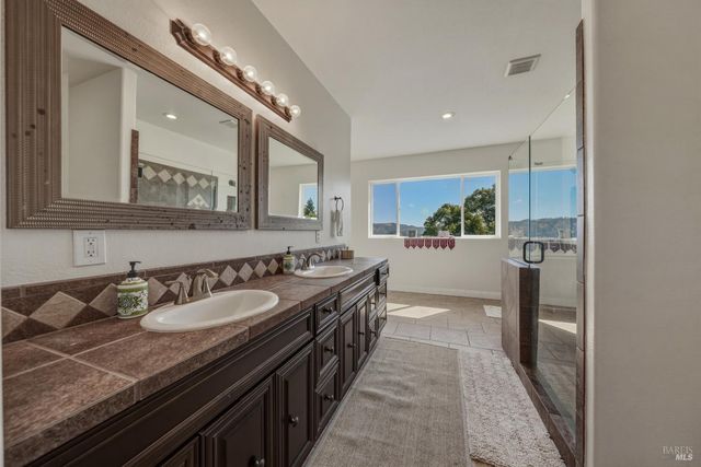 3310 Riviera West Dr, Kelseyville, CA 95451
