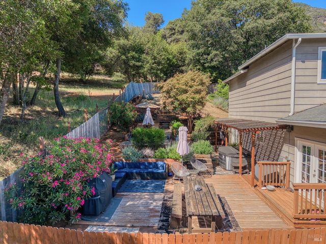 3310 Riviera West Dr, Kelseyville, CA 95451