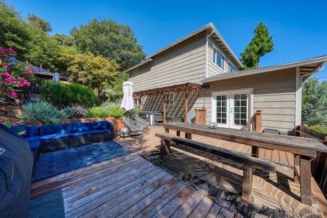 3310 Riviera West Dr, Kelseyville, CA 95451