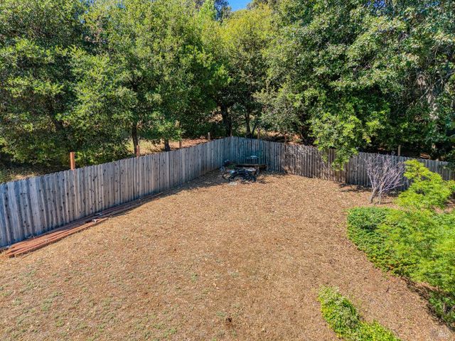 3310 Riviera West Dr, Kelseyville, CA 95451