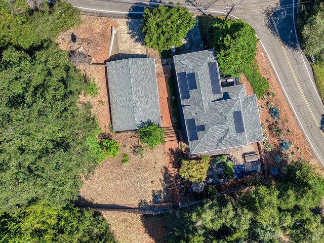 3310 Riviera West Dr, Kelseyville, CA 95451