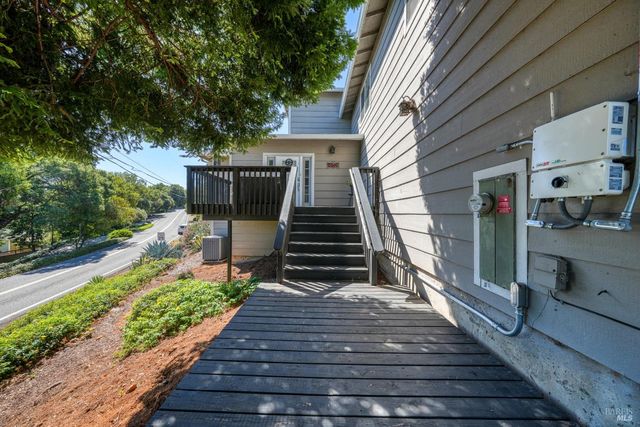 3310 Riviera West Dr, Kelseyville, CA 95451