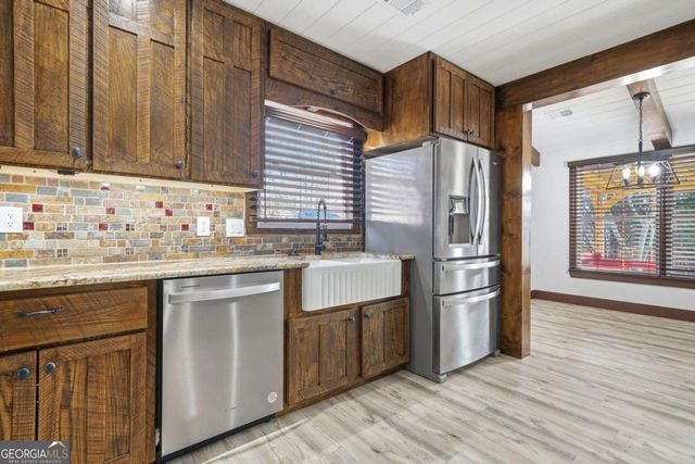 108 Arbor Hills Road N, Talking Rock, GA 30175