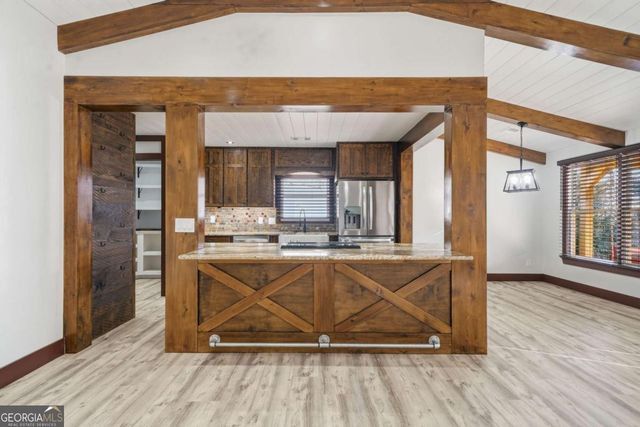 108 Arbor Hills Road N, Talking Rock, GA 30175