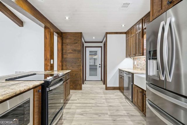 108 Arbor Hills Road N, Talking Rock, GA 30175