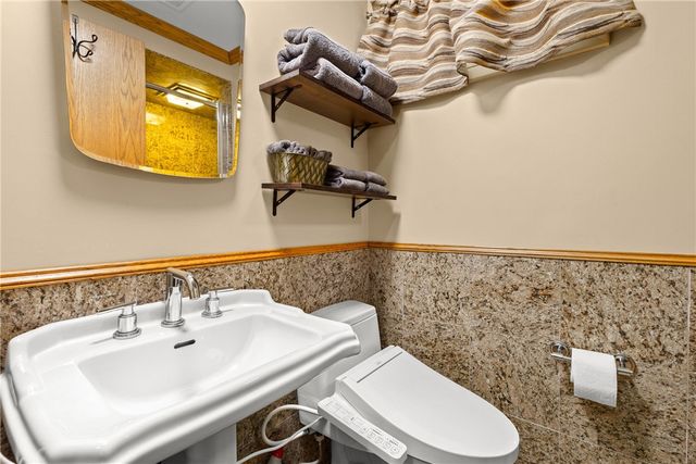 135 Orchard Park Boulevard, Irondequoit, NY 14609