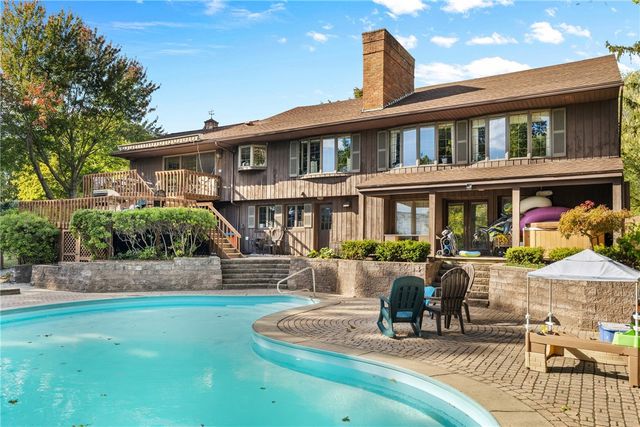 135 Orchard Park Boulevard, Irondequoit, NY 14609