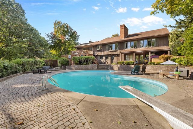 135 Orchard Park Boulevard, Irondequoit, NY 14609