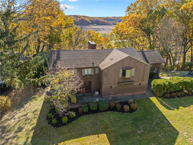 135 Orchard Park Boulevard, Irondequoit, NY 14609