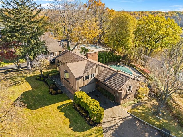 135 Orchard Park Boulevard, Irondequoit, NY 14609