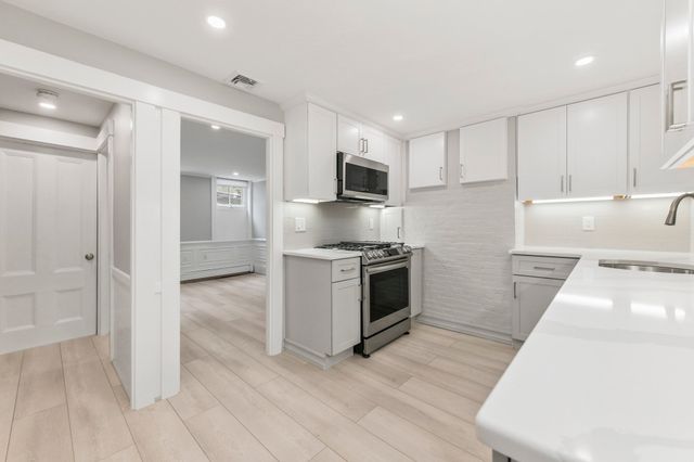 49 Winchester Street, Boston, MA 02116