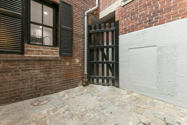 49 Winchester Street, Boston, MA 02116