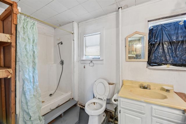 4812 Spring Creek Road, Three Oaks, MI 49128