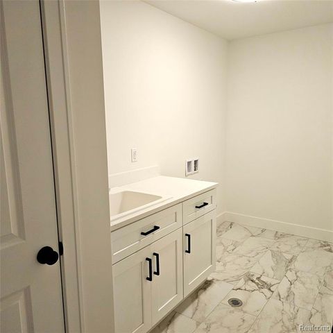 50147 Mustang Drive, Macomb, MI 48042