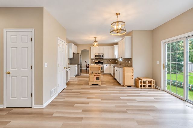 37103 N Bonnie Brae Road, Lake Villa, IL 60046