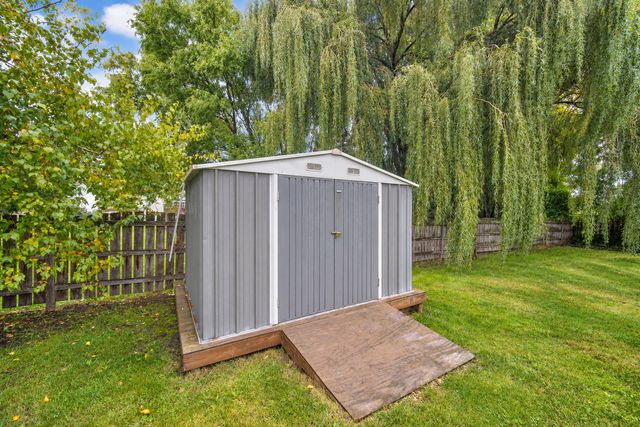 37103 N Bonnie Brae Road, Lake Villa, IL 60046
