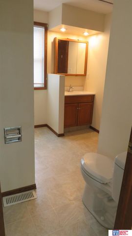 7203 Burlington Avenue, Lincoln, NE 68507