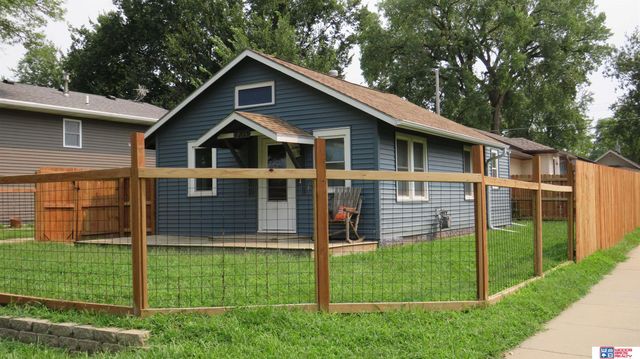 7203 Burlington Avenue, Lincoln, NE 68507