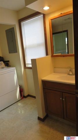 7203 Burlington Avenue, Lincoln, NE 68507