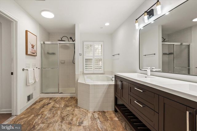 3405 SILVER MAPLE PL, Falls Church, VA 22042