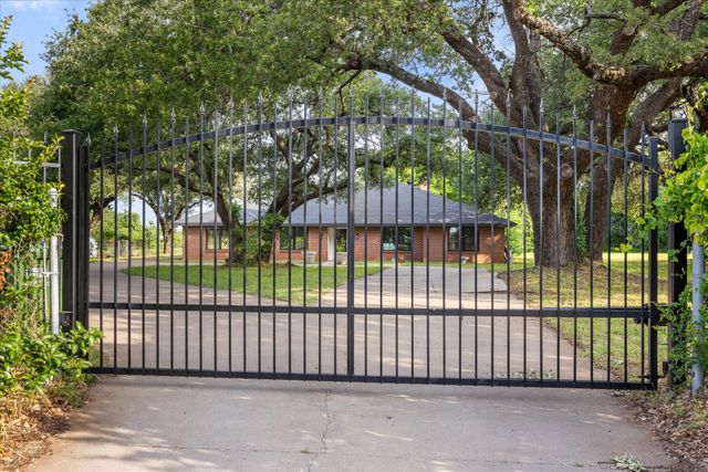 4300 Old Granbury Road, Granbury, TX 76049