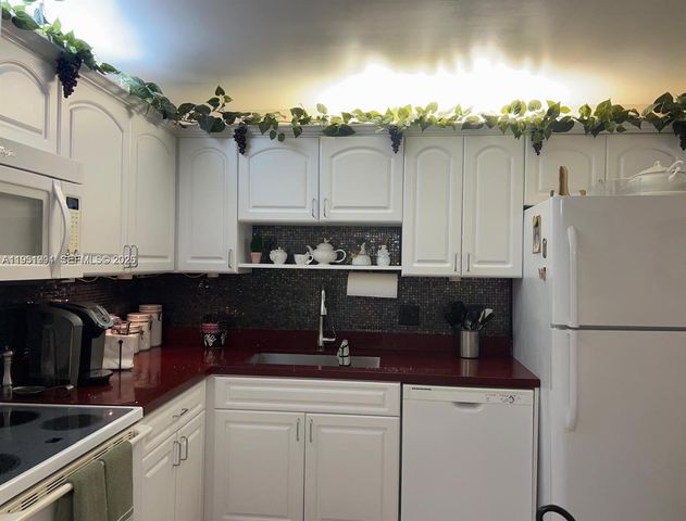 821 Cypress Boulevard 312, Pompano Beach, FL 33069