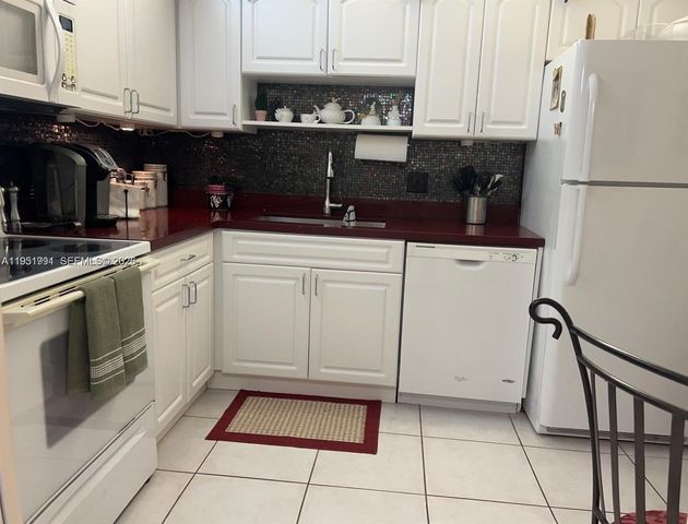 821 Cypress Boulevard 312, Pompano Beach, FL 33069