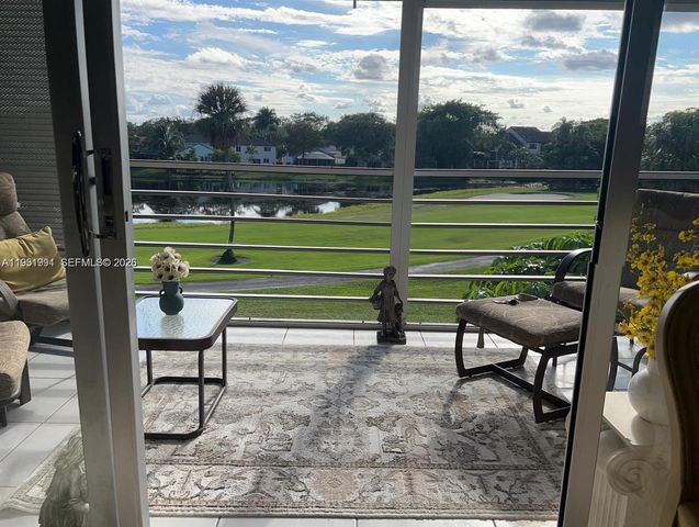821 Cypress Boulevard 312, Pompano Beach, FL 33069